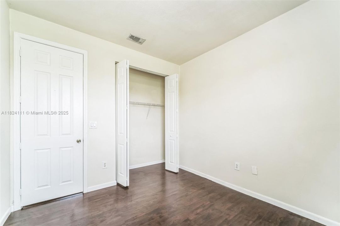 Recently Sold: $485,000 (4 beds, 2 baths, 2201 Square Feet)