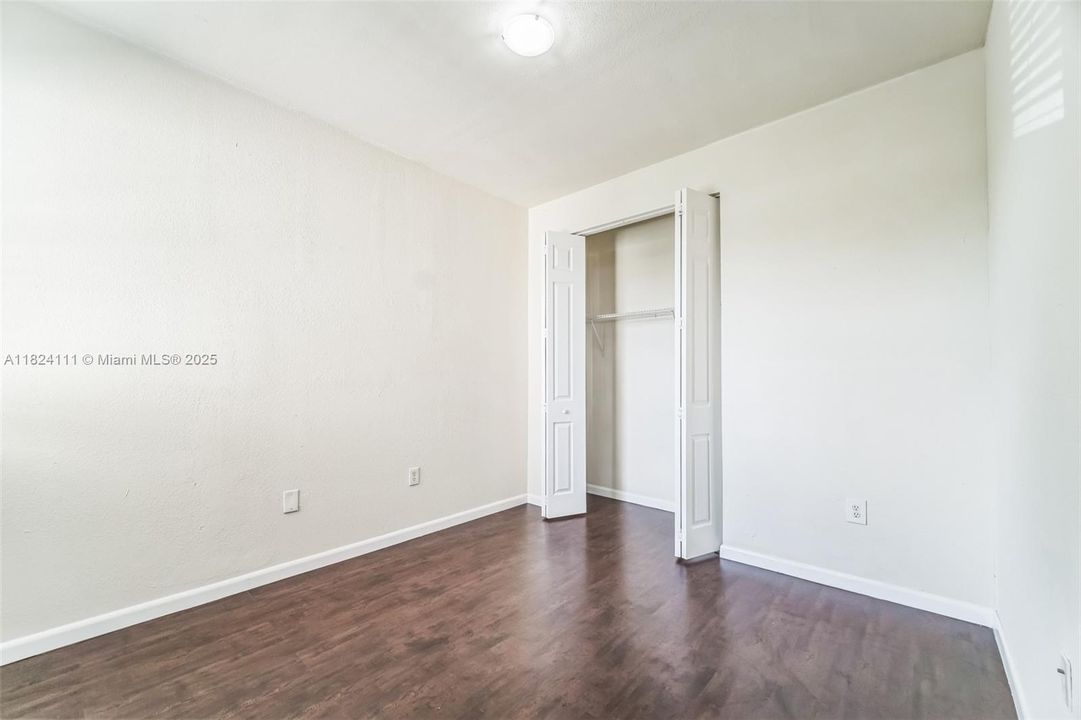 Recently Sold: $485,000 (4 beds, 2 baths, 2201 Square Feet)