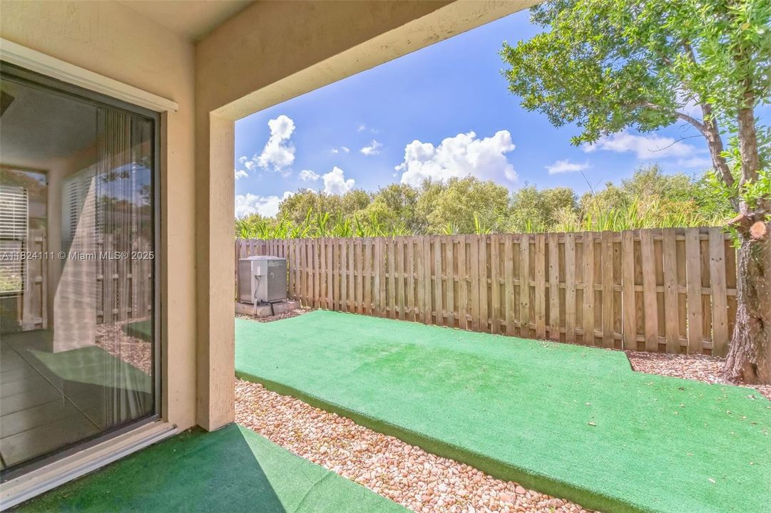 Recently Sold: $485,000 (4 beds, 2 baths, 2201 Square Feet)