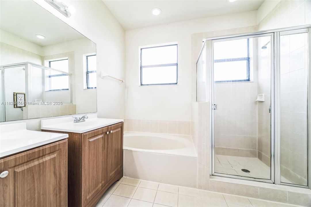 Recently Sold: $485,000 (4 beds, 2 baths, 2201 Square Feet)