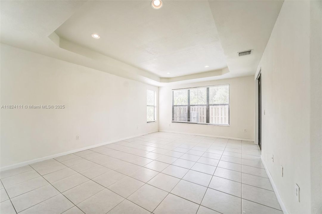 Recently Sold: $485,000 (4 beds, 2 baths, 2201 Square Feet)