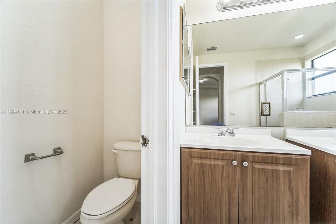 Recently Sold: $485,000 (4 beds, 2 baths, 2201 Square Feet)