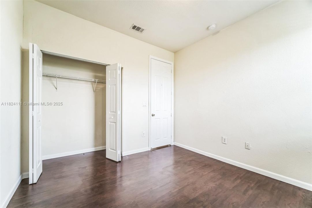 Recently Sold: $485,000 (4 beds, 2 baths, 2201 Square Feet)