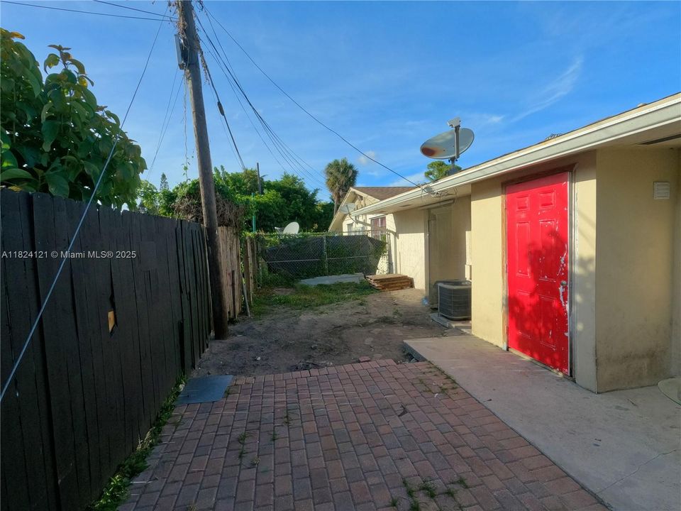 Recientemente alquilado: $2,100 (2 camas, 1 baños, 800 Pies cuadrados)