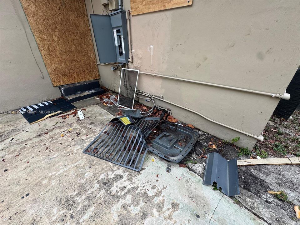 Recently Sold: $289,900 (2 beds, 1 baths, 1601 Square Feet)