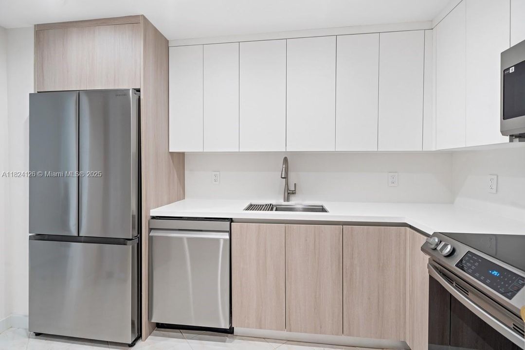 Recently Sold: $295,000 (1 beds, 1 baths, 705 Square Feet)