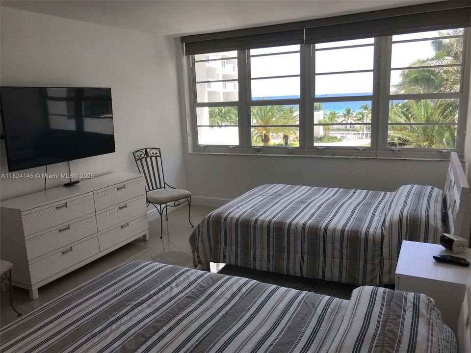 Recently Sold: $750,000 (1 beds, 1 baths, 850 Square Feet)