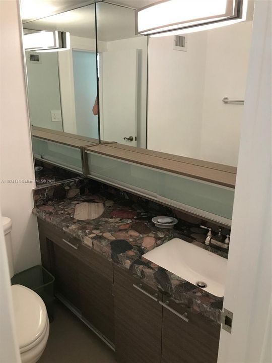 Recently Sold: $750,000 (1 beds, 1 baths, 850 Square Feet)