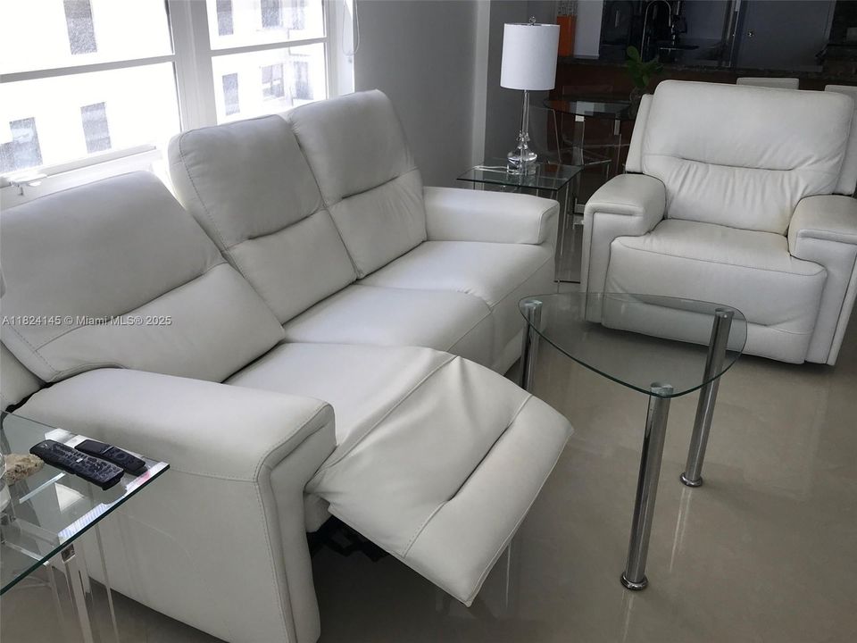 Recently Sold: $750,000 (1 beds, 1 baths, 850 Square Feet)