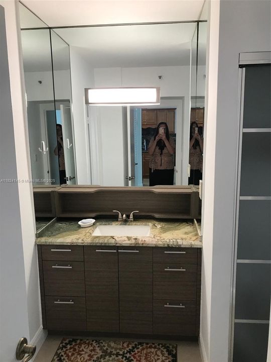 Recently Sold: $750,000 (1 beds, 1 baths, 850 Square Feet)