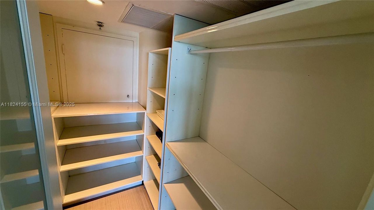 En Venta: $550,000 (1 camas, 2 baños, 1147 Pies cuadrados)