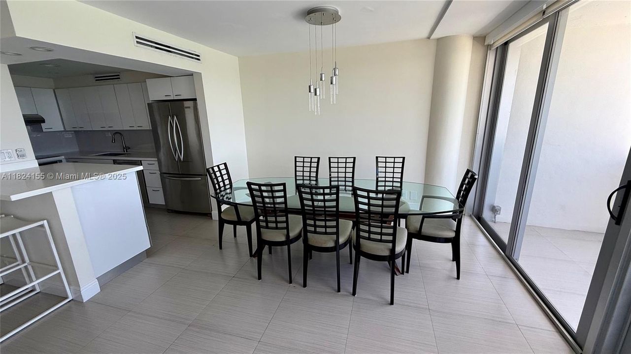 En Venta: $550,000 (1 camas, 2 baños, 1147 Pies cuadrados)