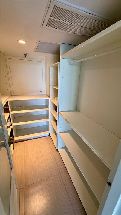 En Venta: $550,000 (1 camas, 2 baños, 1147 Pies cuadrados)