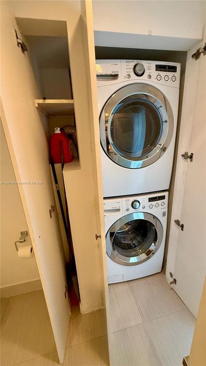 En Venta: $550,000 (1 camas, 2 baños, 1147 Pies cuadrados)