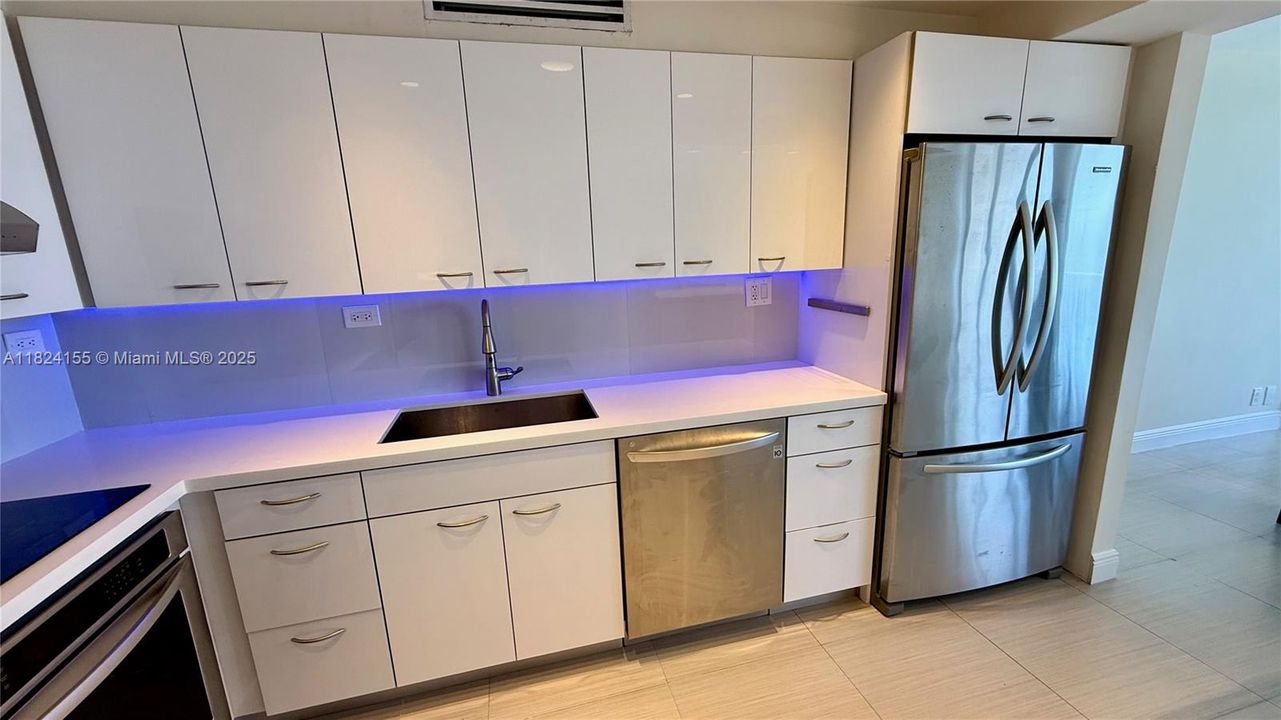 En Venta: $550,000 (1 camas, 2 baños, 1147 Pies cuadrados)