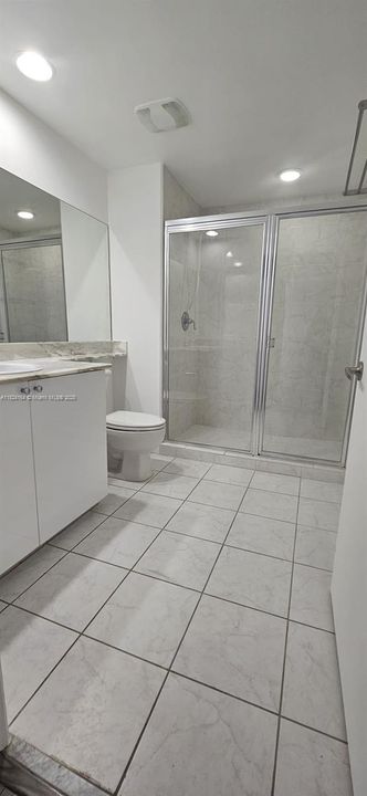 For Sale: $429,900 (2 beds, 2 baths, 1086 Square Feet)