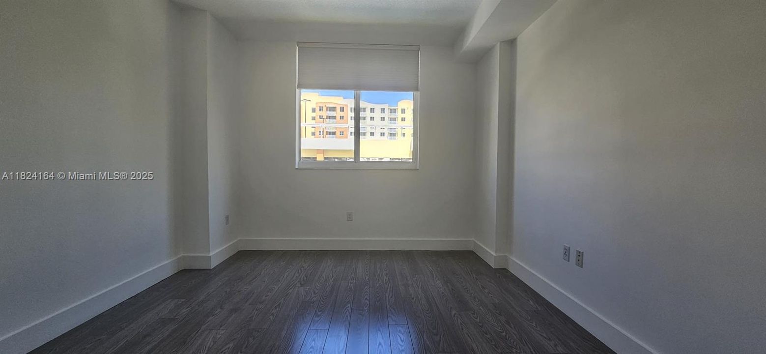 For Sale: $429,900 (2 beds, 2 baths, 1086 Square Feet)