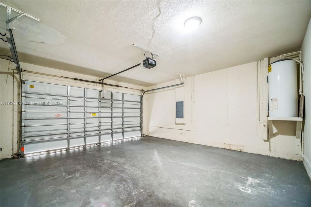 Recently Sold: $594,000 (5 beds, 3 baths, 2914 Square Feet)