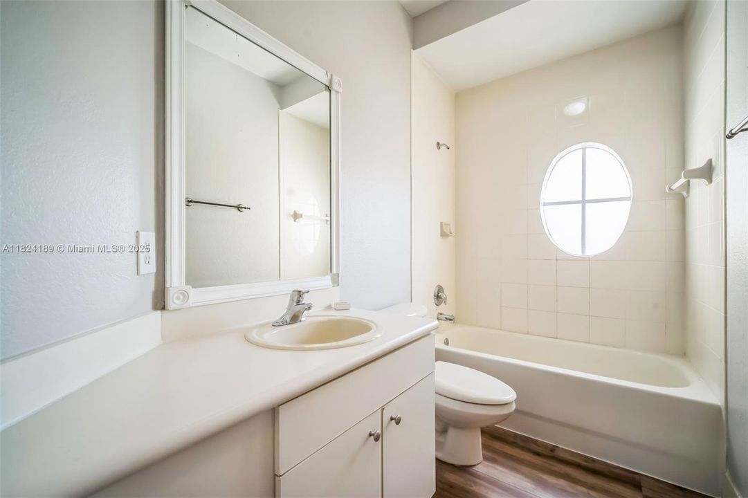 Recently Sold: $594,000 (5 beds, 3 baths, 2914 Square Feet)