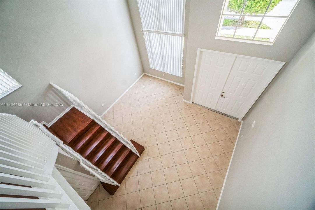 Recently Sold: $594,000 (5 beds, 3 baths, 2914 Square Feet)