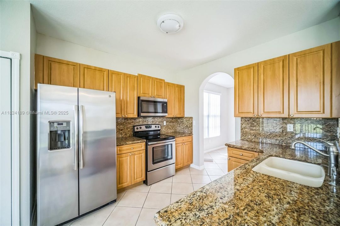 Recently Sold: $594,000 (5 beds, 3 baths, 2914 Square Feet)