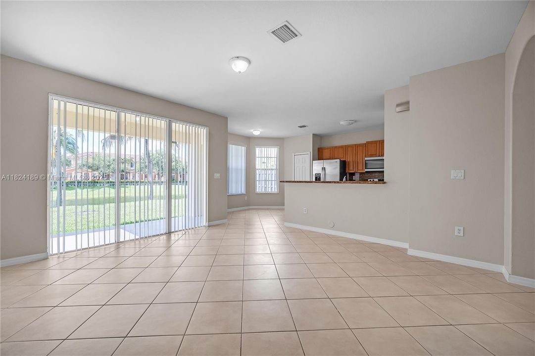 Recently Sold: $594,000 (5 beds, 3 baths, 2914 Square Feet)