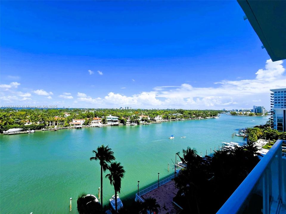 Vendido Recientemente: $599,900 (2 camas, 2 baños, 1190 Pies cuadrados)