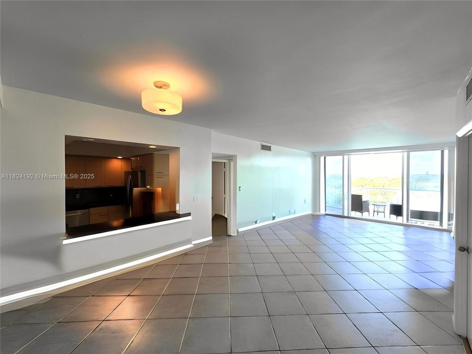 Vendido Recientemente: $599,900 (2 camas, 2 baños, 1190 Pies cuadrados)