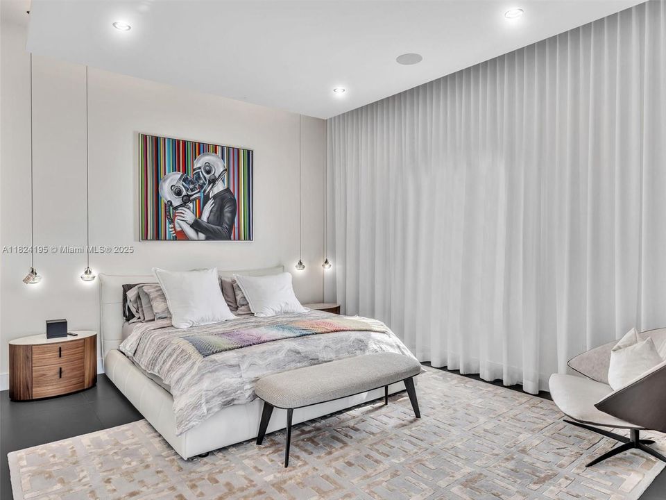 出租: $27,000 (5 贝兹, 4 浴室, 4456 平方英尺)