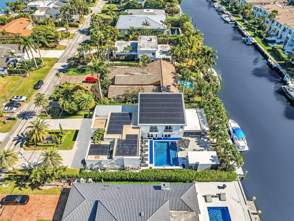 出租: $27,000 (5 贝兹, 4 浴室, 4456 平方英尺)