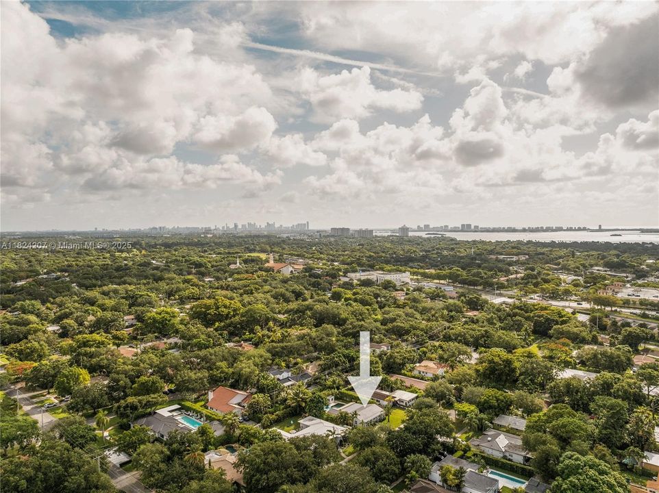 Activo con contrato: $1,325,000 (4 camas, 2 baños, 1691 Pies cuadrados)