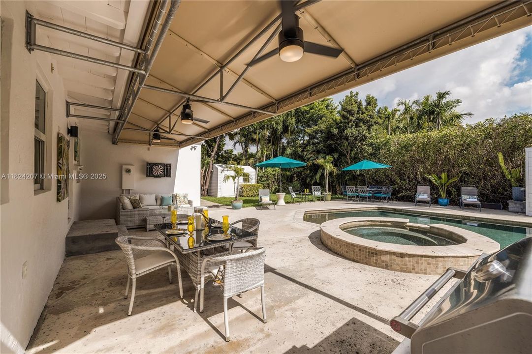 Activo con contrato: $1,325,000 (4 camas, 2 baños, 1691 Pies cuadrados)