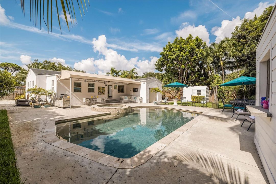Activo con contrato: $1,325,000 (4 camas, 2 baños, 1691 Pies cuadrados)