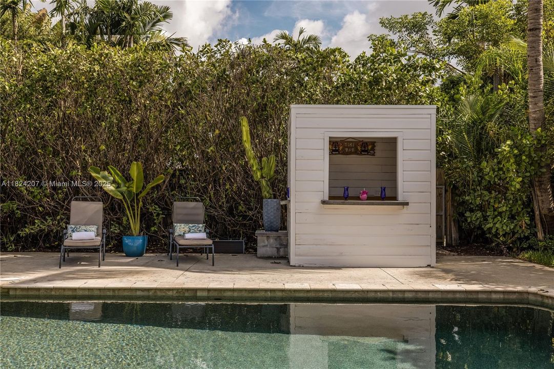 Activo con contrato: $1,325,000 (4 camas, 2 baños, 1691 Pies cuadrados)