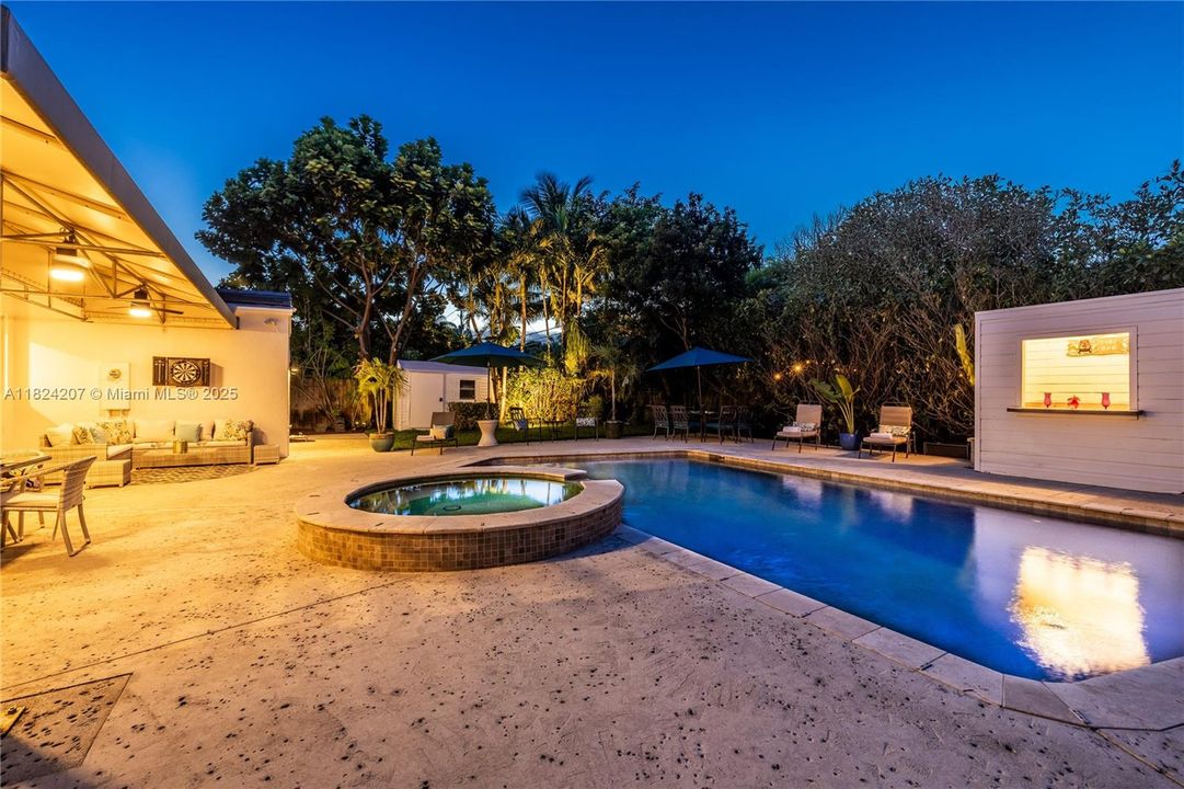 Activo con contrato: $1,325,000 (4 camas, 2 baños, 1691 Pies cuadrados)