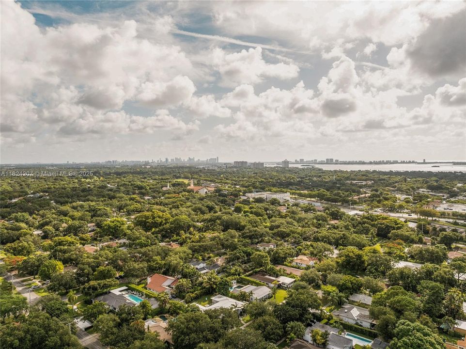 Activo con contrato: $1,325,000 (4 camas, 2 baños, 1691 Pies cuadrados)