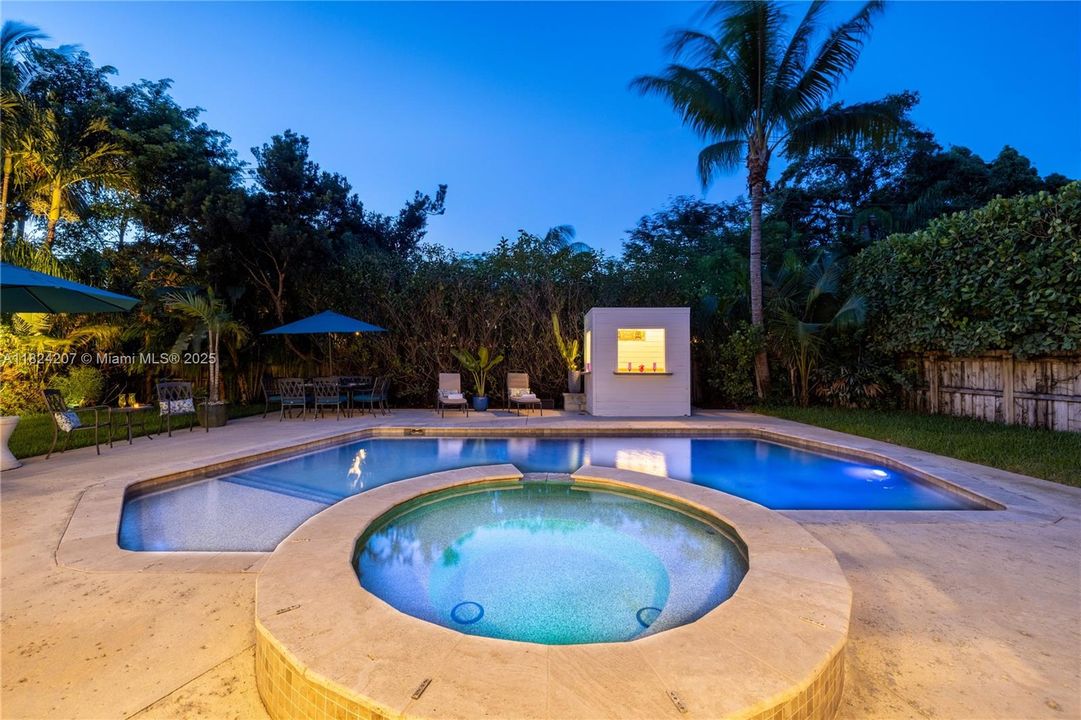 Activo con contrato: $1,325,000 (4 camas, 2 baños, 1691 Pies cuadrados)