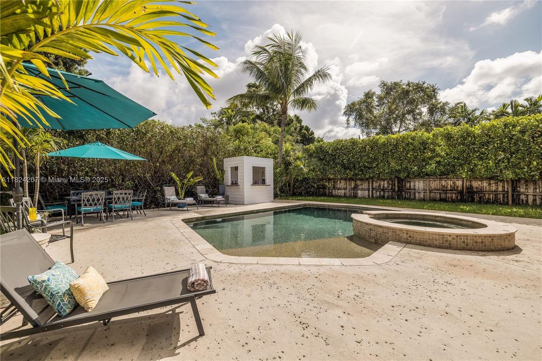 Activo con contrato: $1,325,000 (4 camas, 2 baños, 1691 Pies cuadrados)