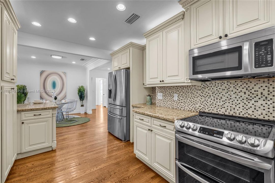 Activo con contrato: $1,325,000 (4 camas, 2 baños, 1691 Pies cuadrados)