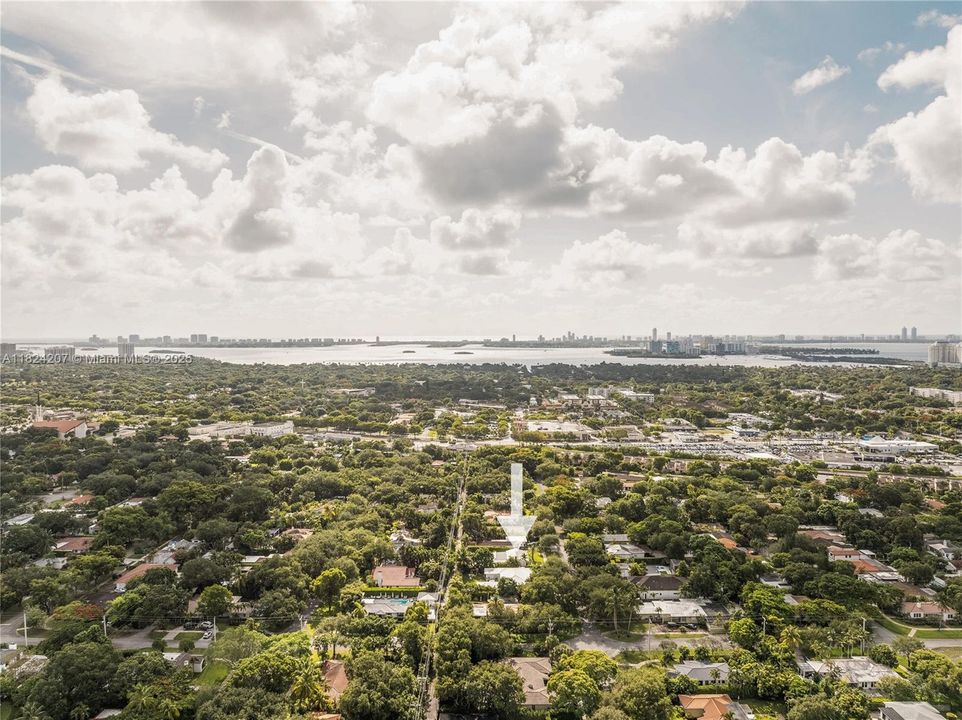 Activo con contrato: $1,325,000 (4 camas, 2 baños, 1691 Pies cuadrados)