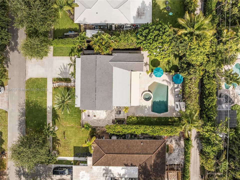 Activo con contrato: $1,325,000 (4 camas, 2 baños, 1691 Pies cuadrados)