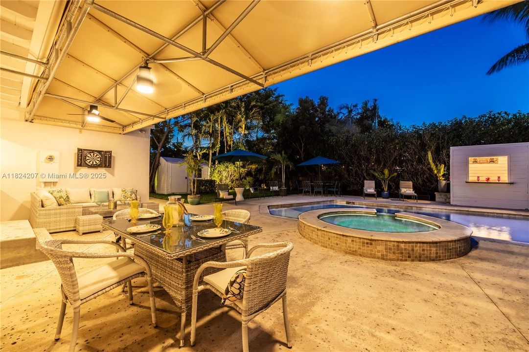 Activo con contrato: $1,325,000 (4 camas, 2 baños, 1691 Pies cuadrados)