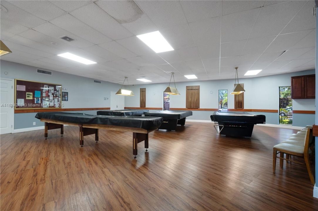 Active With Contract: $259,900 (2 beds, 2 baths, 920 Square Feet)