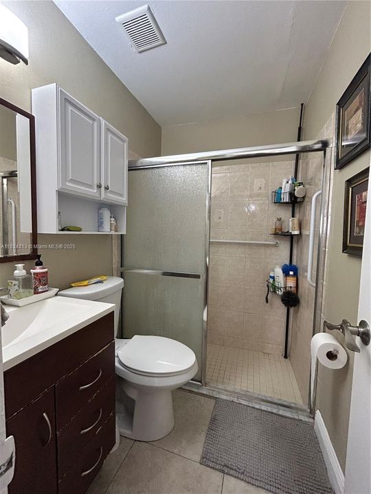 Active With Contract: $259,900 (2 beds, 2 baths, 920 Square Feet)