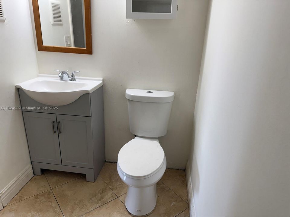 Под контрактом: $1,400 (1 спален, 1 ванн, 619 Квадратных фут)