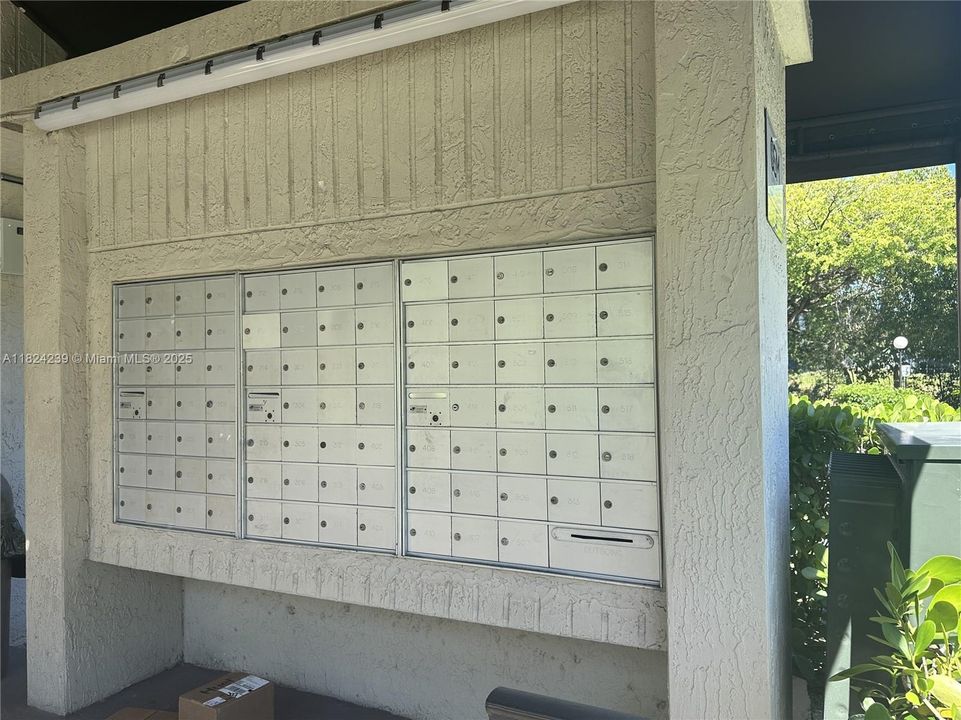 Под контрактом: $1,400 (1 спален, 1 ванн, 619 Квадратных фут)