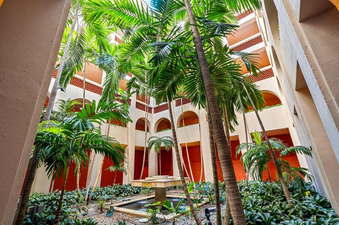 mls_COURTYARD_LOOKING_UP_DT