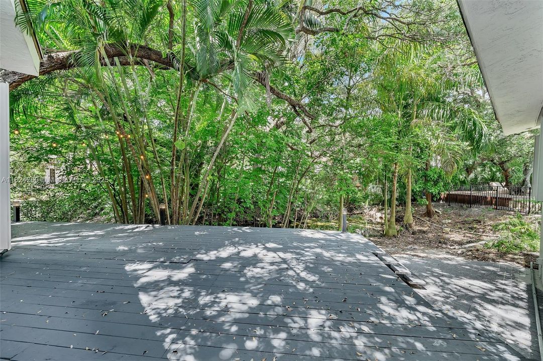 Vendido Recientemente: $3,600,000 (7 camas, 5 baños, 4755 Pies cuadrados)