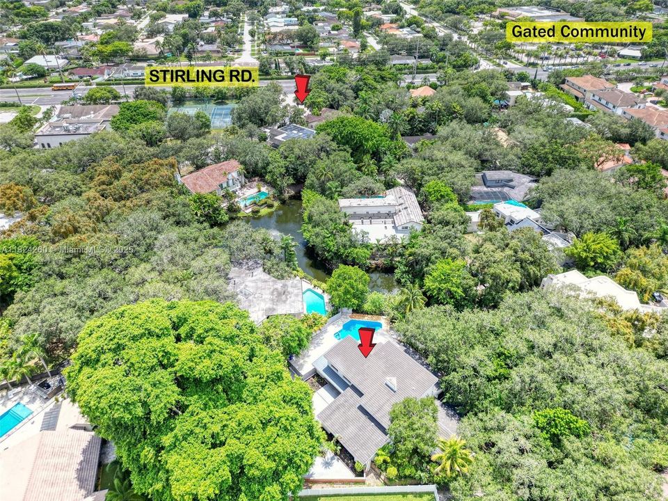 Vendido Recientemente: $3,600,000 (7 camas, 5 baños, 4755 Pies cuadrados)