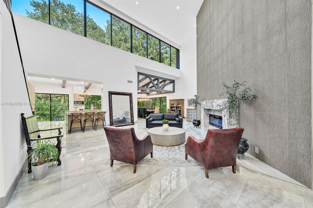 Vendido Recientemente: $3,600,000 (7 camas, 5 baños, 4755 Pies cuadrados)